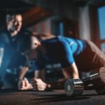ماذا تأكل قبل وأثناء وبعد التمرين لزيادة العضلات؟